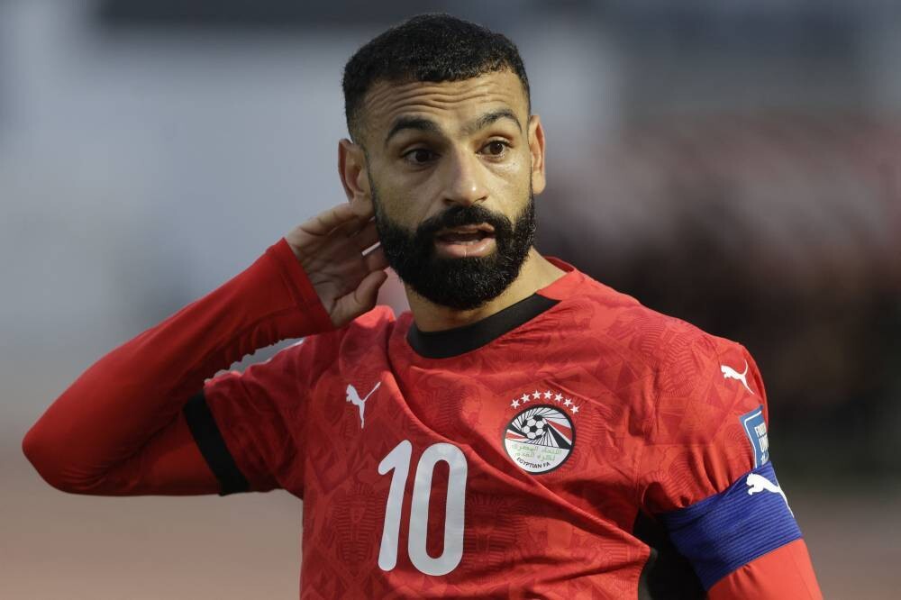 Mohamed Salah to Hold Emergency Meeting with Egypt Coach
