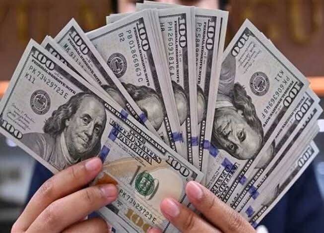 El Dólar Supera las 48 Libras en Egipto