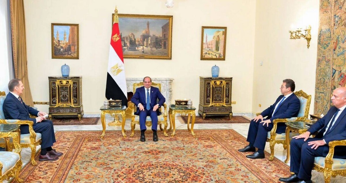 Egyptian President meets with Russian intelligence chief