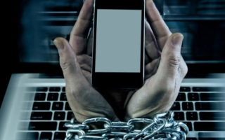 Egypt Launches Network of Clinics for Internet Addiction Treatment