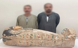 埃及当局缴获古罗马石棺