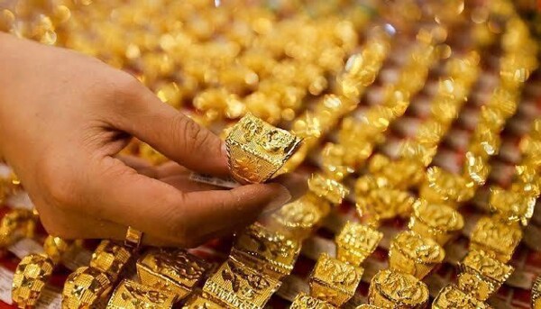 Gold Prices Slightly Decrease in Egypt