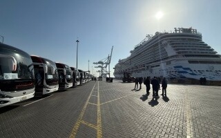Прибытие нового круизного судна в порт Сохна поддерживает египетскую экономику